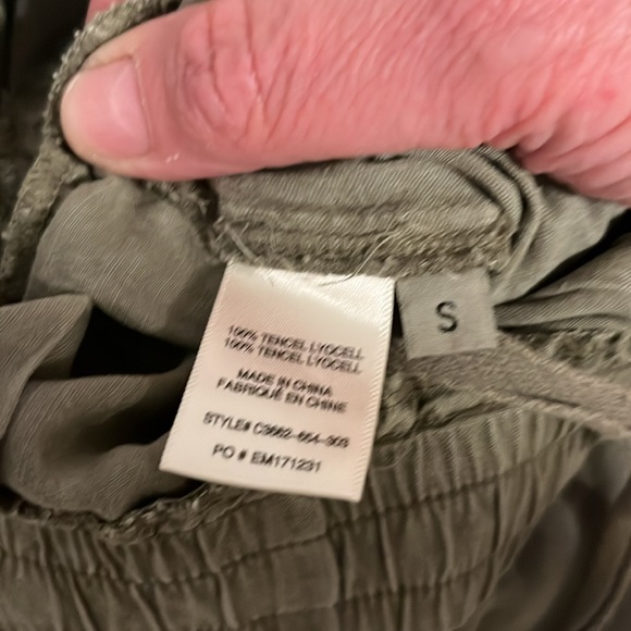 Cloth & Stone Pocket Tencel Joggers Olive Green - Picture 5 of 5